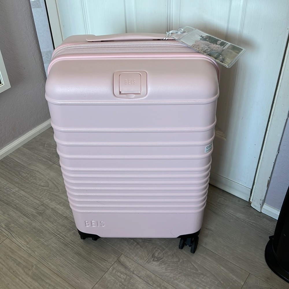 BNWT LTE Beis 21” Sakura Pink Carry On Roller Suitcase Luggage